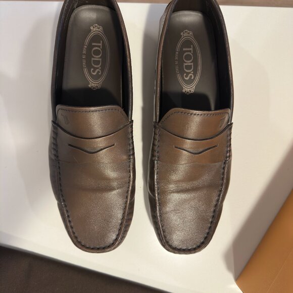 Tod's City Gommino Loafers in Leather - Dark Brown - Size 9 US / 7.5 UK - Picture 3 of 5